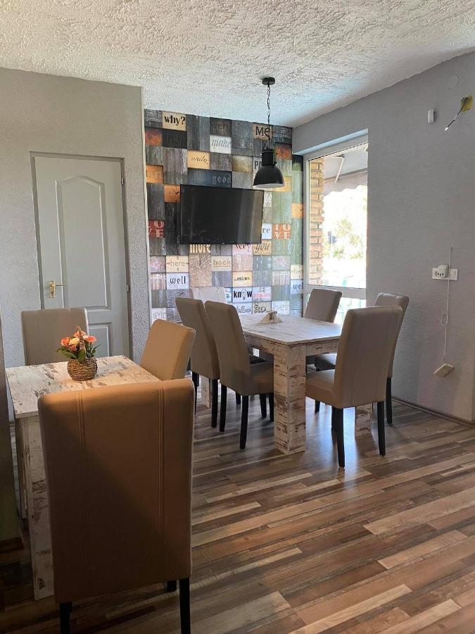 Napház Panzió Acomodação com café da manhã Tiszafüred Exterior foto