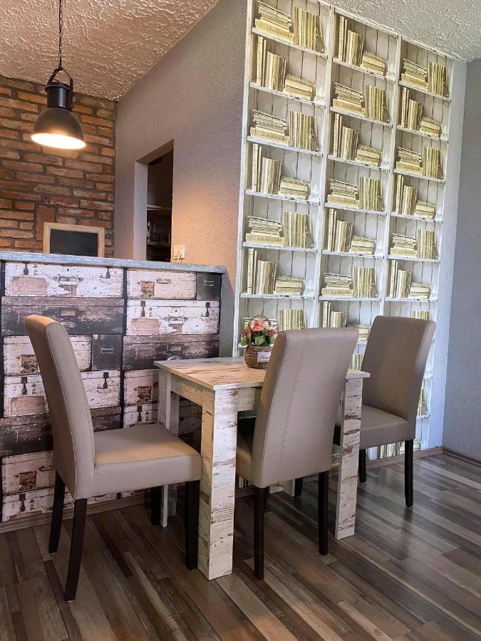 Napház Panzió Acomodação com café da manhã Tiszafüred Exterior foto